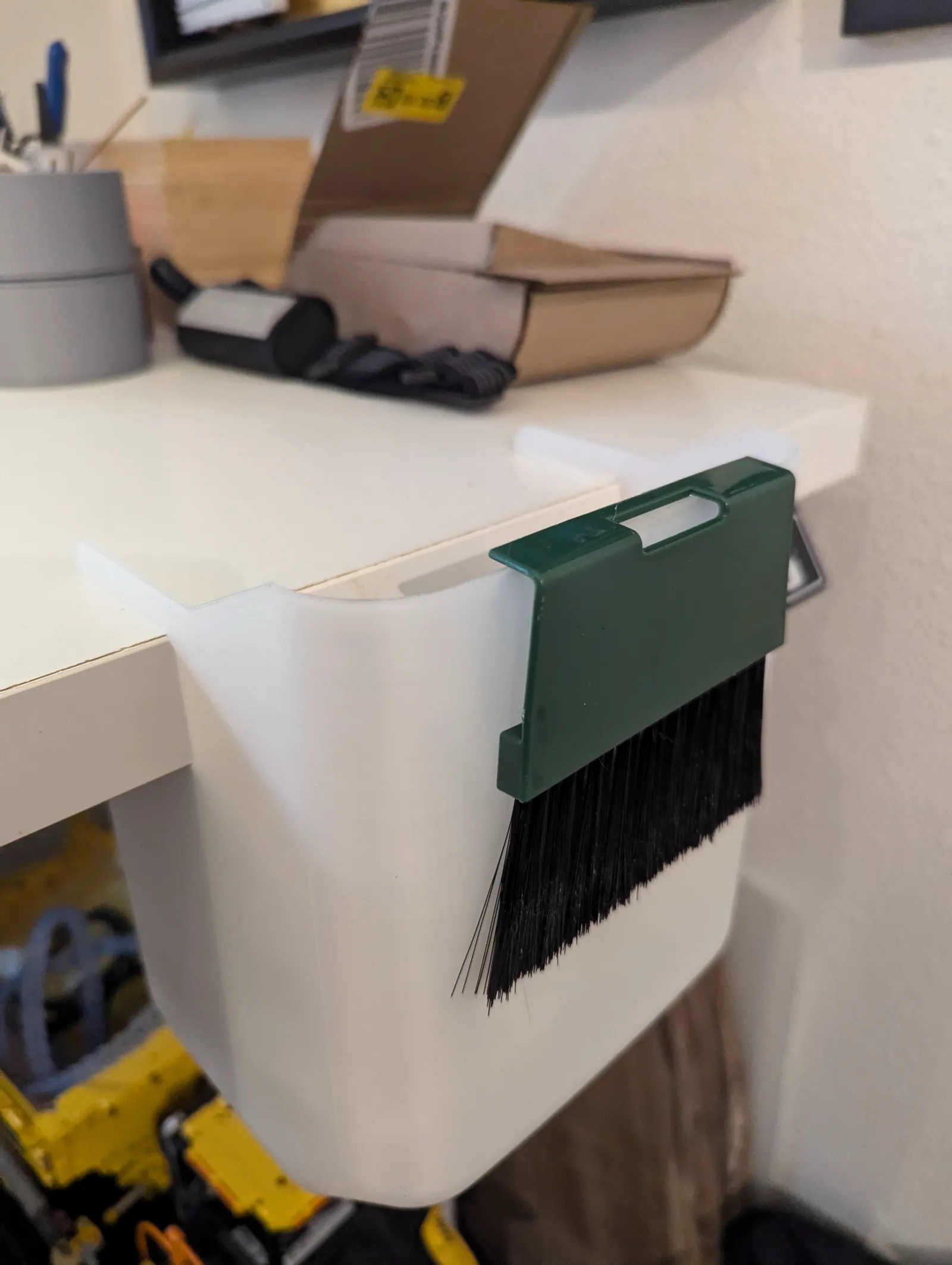 Hands-Free Workbench Waste Collector